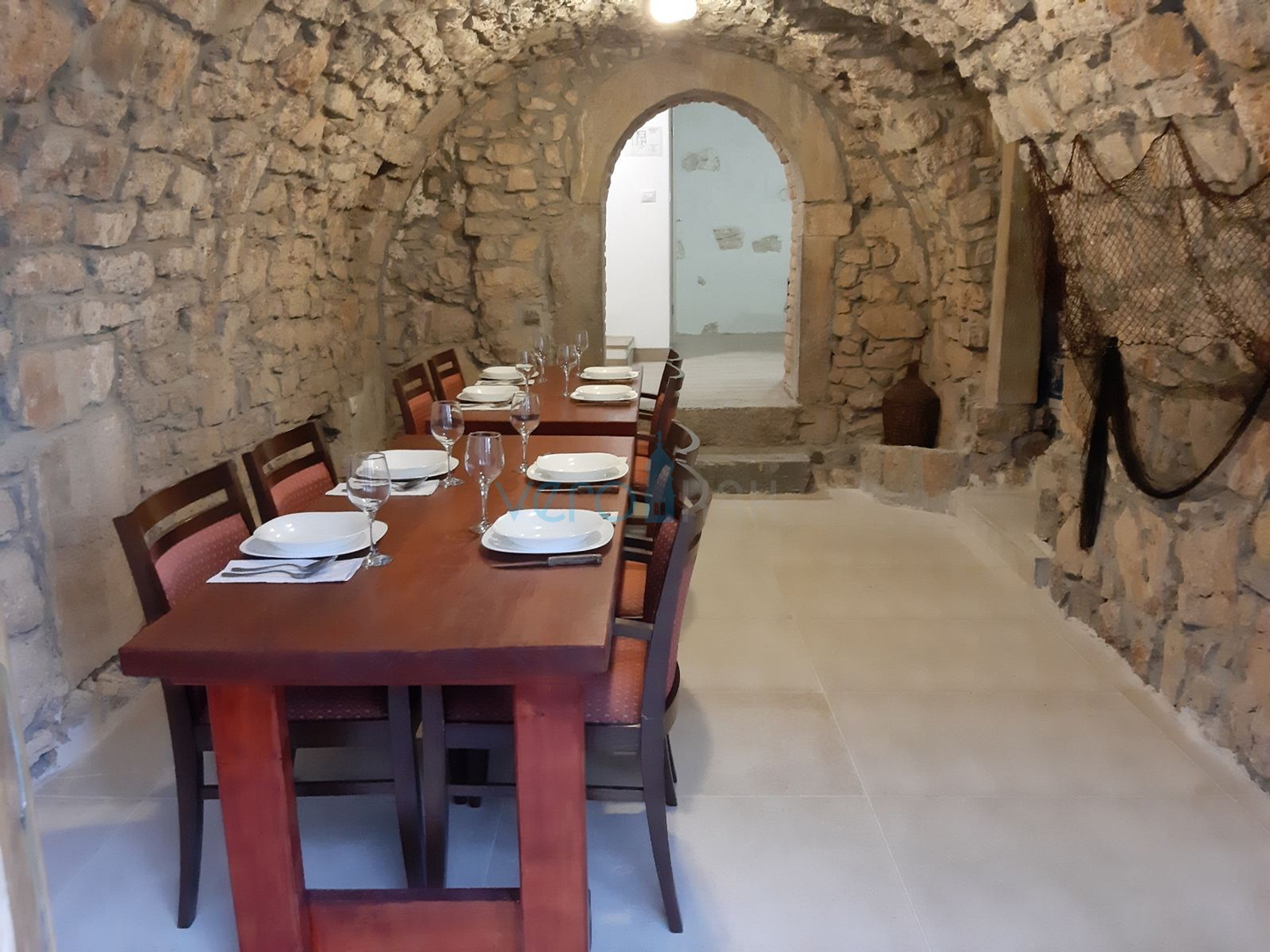 Otok Krk, grad Krk, šira okolica, Kuća za odmor u nizu s pogledom na more, prodaja